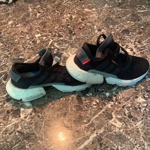 Adidas boys shoes, size 5.5. Black/white